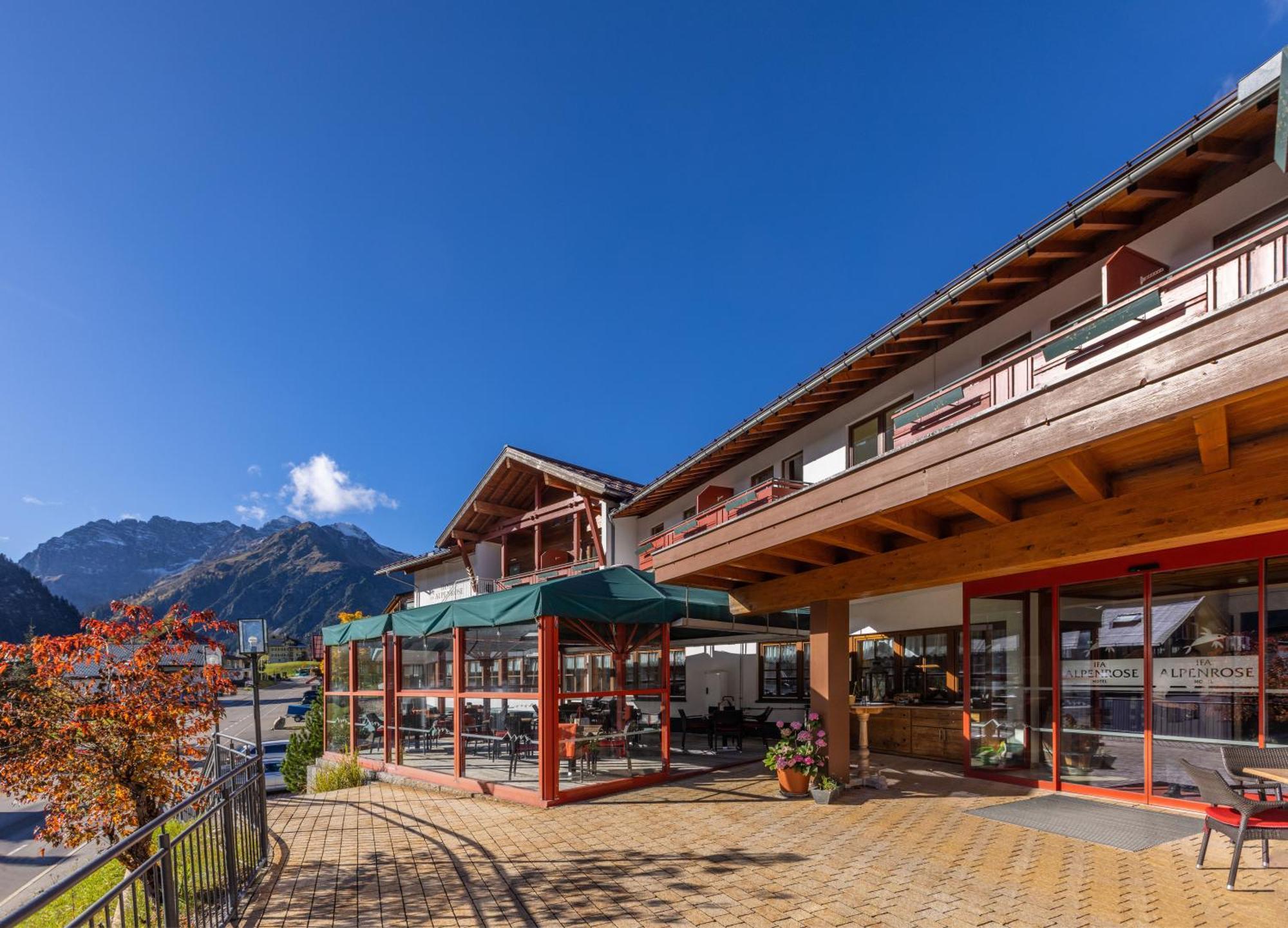 Ifa Alpenrose Hotel Kleinwalsertal Mittelberg Bagian luar foto